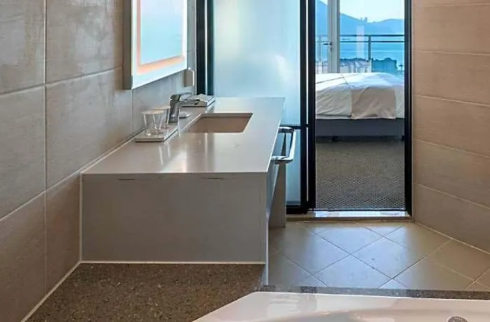 Grab The Ocean Songdo Hotel 4*